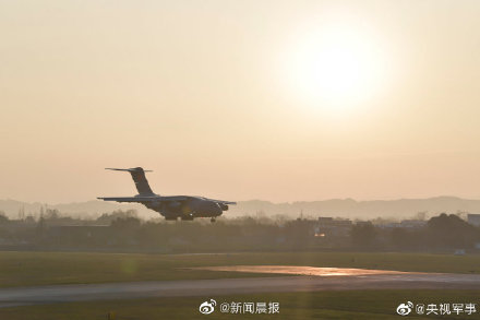 运-20高清壁纸！夕阳下到底有多美