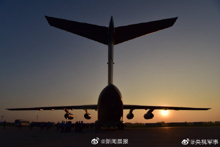 运-20高清壁纸！夕阳下到底有多美