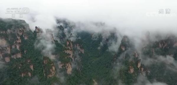 湖南张家界：优惠政策促暑期旅游火爆