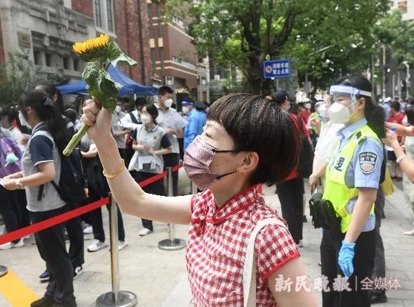 临考前，这位考生所在的小区突然封控了…