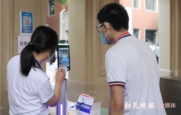 临考前，这位考生所在的小区突然封控了…