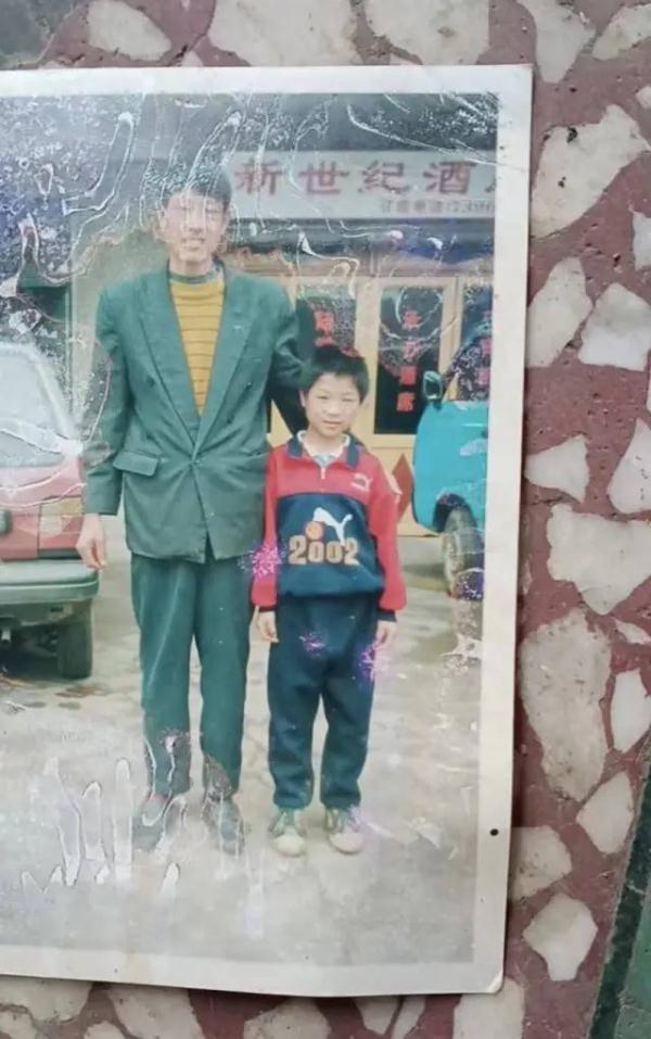 儿子失踪12年，父亲一直替缴社保：这样孩子回来有钱拿