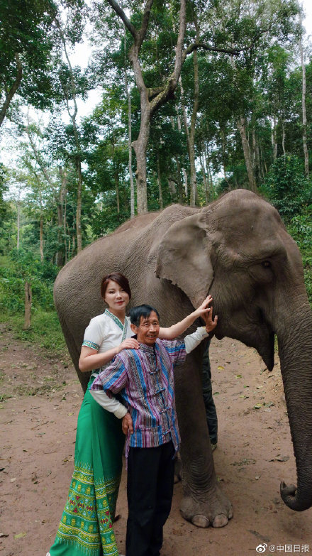 95后女孩带养父环游中国 95后女孩带养父环游中国