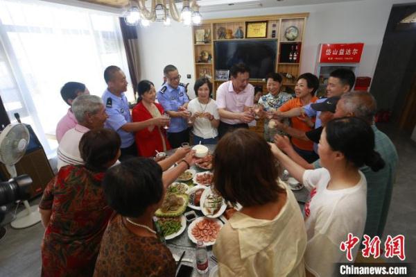 近60岁扬州大叔圆梦浙江舟山 警方DNA寻亲促团圆