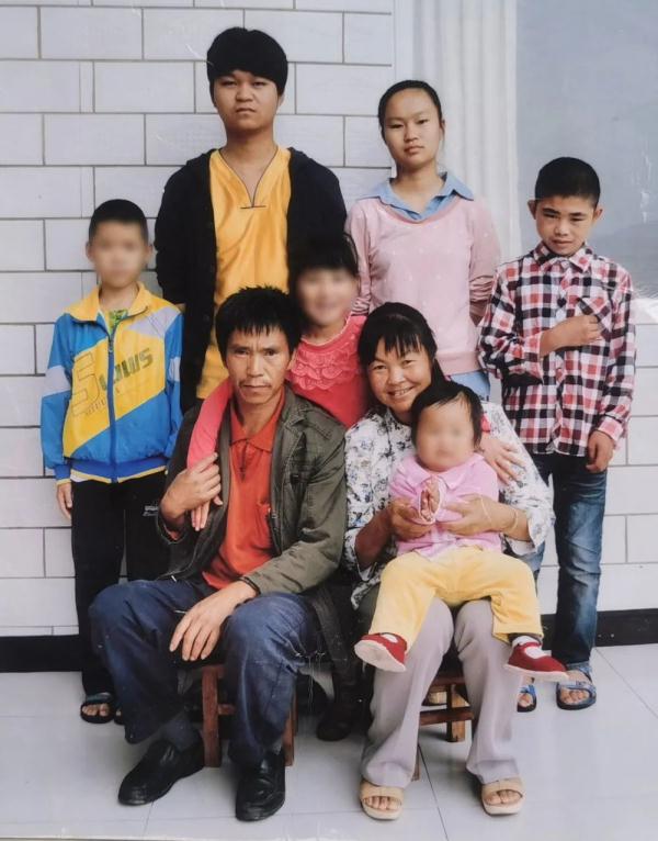 这个1300多人的村庄，共养育了1560多名孤残儿童！