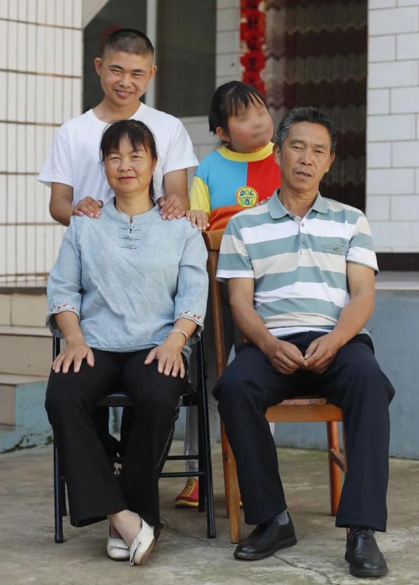 这个1300多人的村庄，共养育了1560多名孤残儿童！