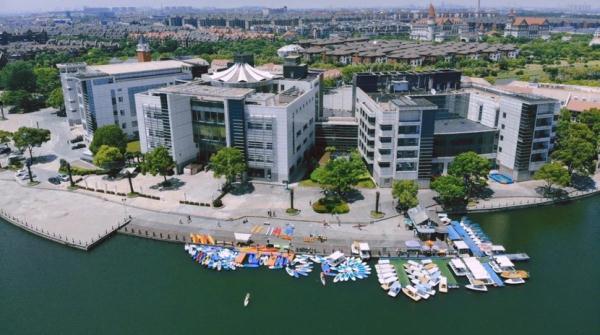 美兰湖最潮“桨板热”，开启“乘风破浪”的夏日之旅！