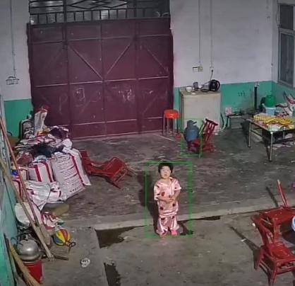 心酸又心疼！父母在外务工，河南3岁女孩对着监控连声喊妈妈