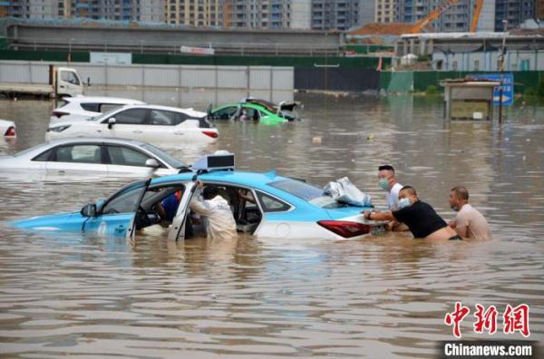 甘肃迎入汛以来最强降水过程:兰州现城市内涝 甘肃迎入汛以来最强降水过程:兰州现城市内涝