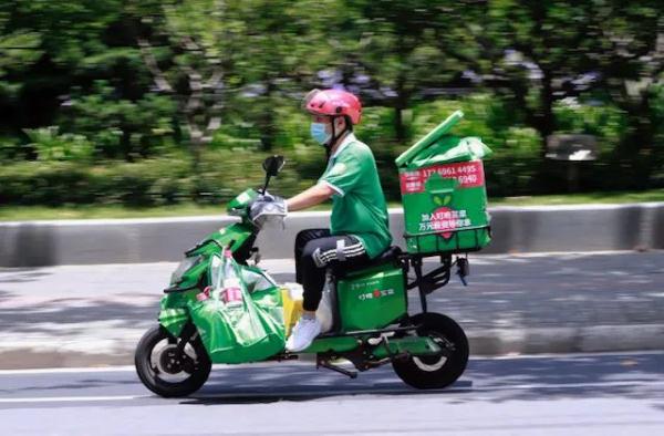 淌下的汗水，都是辣眼睛的！谢谢酷暑中送来凉意的普通人