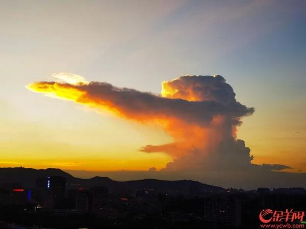 “太空歼星舰”惊现？广东多地晚霞刷屏