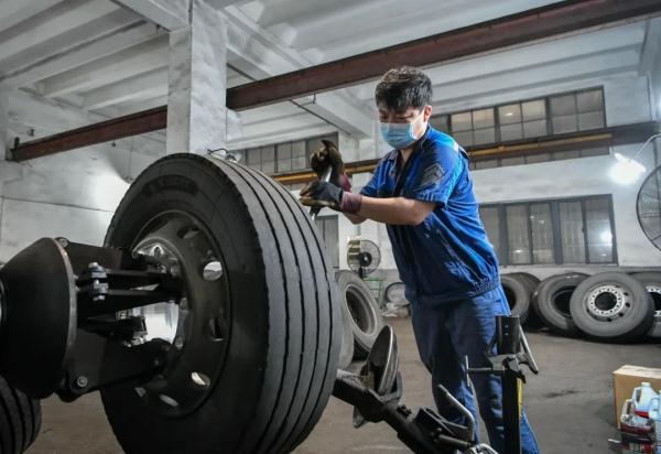 淌下的汗水，都是辣眼睛的！谢谢酷暑中送来凉意的普通人