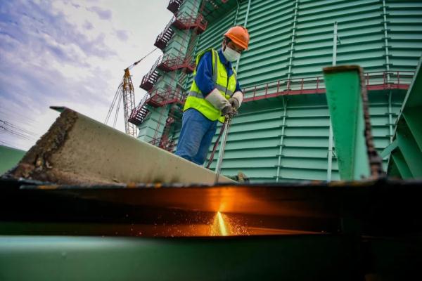 淌下的汗水，都是辣眼睛的！谢谢酷暑中送来凉意的普通人