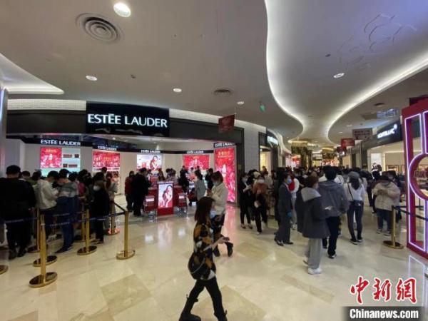 美妆巨头涨价，免税店却降价，背后暗藏玄机
