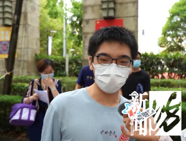 上海中考首日，家长“花式”送考！有人甚至带上了萌宠猫咪…