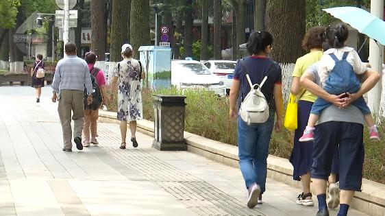 “太热了！”昆明气温直逼30℃！云南这地气温位居全国第一
