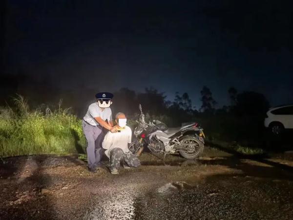 人赃并获!3名盗窃嫌疑人落网! 人赃并获!3名盗窃嫌疑人落网!