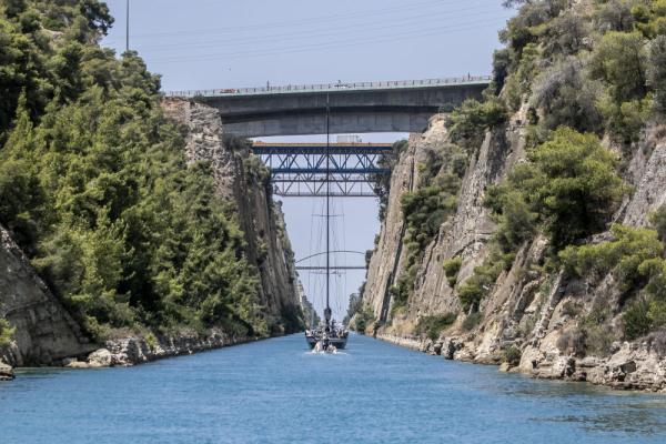 希腊科林斯运河重新开放