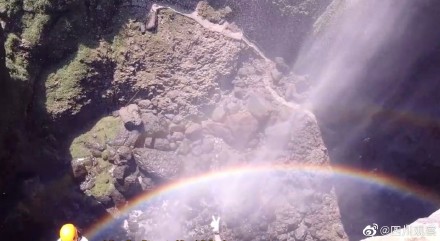 转发好运！四川版龙岭迷窟现双彩虹