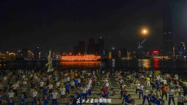 “超级月亮”有多亮，美图来了！