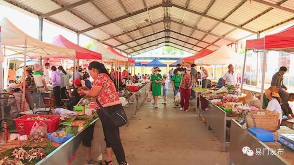 玉溪易门:野生菌价格冲高 交易持续火爆 玉溪易门:野生菌价格冲高 交易持续火爆