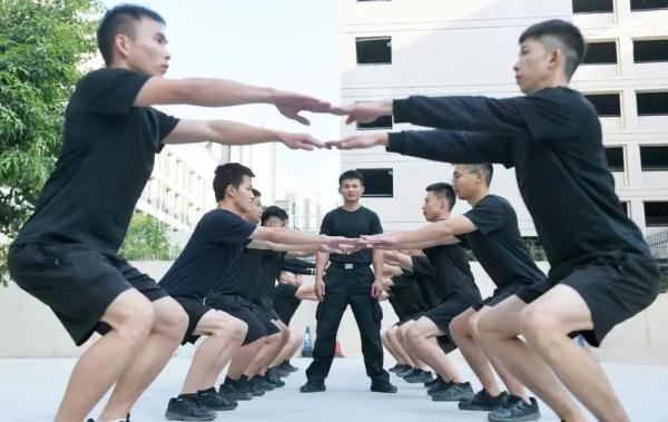 太牛了！90后辅警多次打破吉尼斯世界纪录