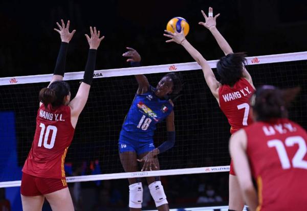 中国女排1比3不敌意大利队，无缘世联赛四强