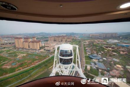 高108米转一圈要20多分钟!记者带你体验济南这座能K歌的超豪华摩天轮 高108米转一圈要20多分钟!记者带你体验济南这座能K歌的超豪华摩天轮