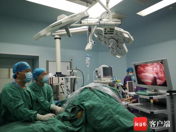 手多汗很苦恼!海南多名学生暑期做手汗症手术,告别“水手” 手多汗很苦恼!海南多名学生暑期做手汗症手术,告别“水手”