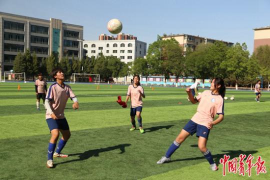 草原“玫瑰”正怒放 走近一支建队35年的蒙古族学校女足队