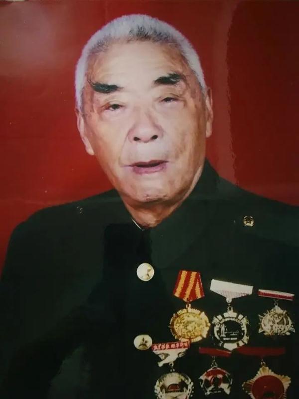 沈玉英奶奶，一路走好……生前她和老伴都有一个心愿