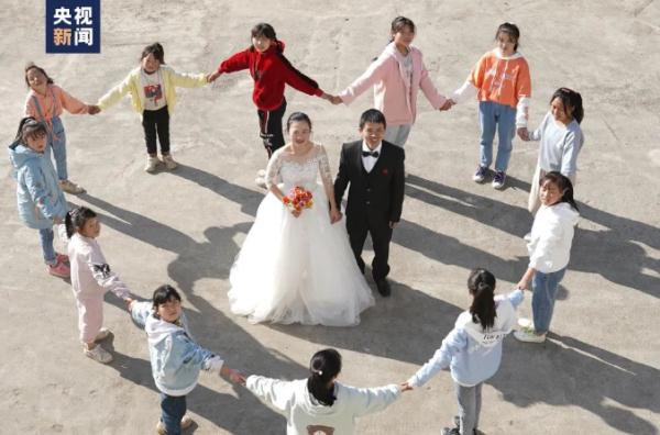 哭成泪人！这11年他们都很不舍……