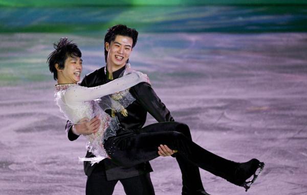 羽生告别赛场,翩然转身但脚步不停 羽生告别赛场,翩然转身但脚步不停