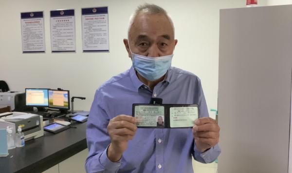 【真·老司机】85岁老人成功考取驾照 成为乌鲁木齐最大的新晋“老司机”