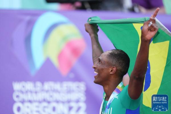 田径世锦赛|多斯桑托斯夺男子400米栏冠军 田径世锦赛|多斯桑托斯夺男子400米栏冠军