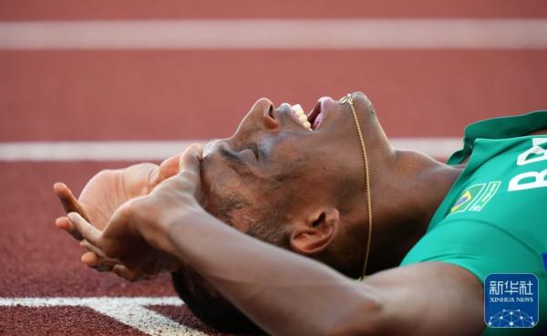 田径世锦赛|多斯桑托斯夺男子400米栏冠军 田径世锦赛|多斯桑托斯夺男子400米栏冠军