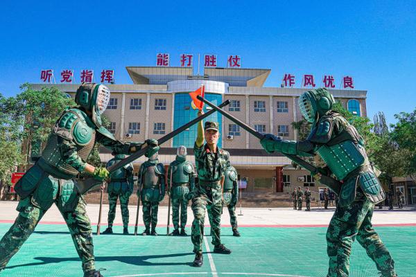 武警官兵:夏日炎炎砺兵忙 武警官兵:夏日炎炎砺兵忙