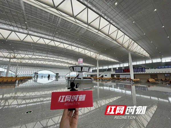 湖南这条高铁即将开通!刚刚,记者抢先体验! 湖南这条高铁即将开通!刚刚,记者抢先体验!