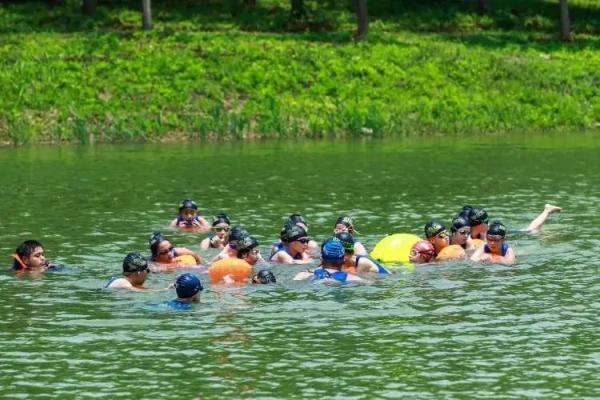 出不去、留家累,本地夏令营爆火!旅行社也来“抢生意” 出不去、留家累,本地夏令营爆火!旅行社也来“抢生意”