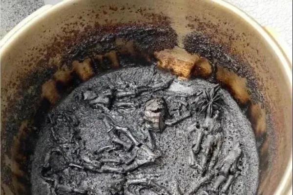 妈妈熬中药却炼出一炉“仙丹”？儿子灵魂发问