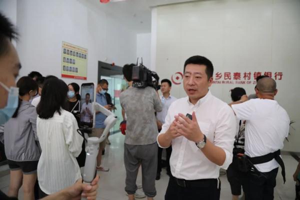 “欣欣”的爸爸救了“欣欣”！浙江桐乡坠楼小女孩背后还有这样的故事…
