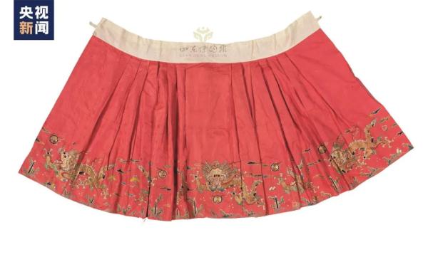 这条明代马面裙可太美了,细节惊艳! 这条明代马面裙可太美了,细节惊艳!