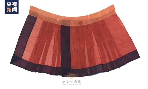 这条明代马面裙可太美了,细节惊艳! 这条明代马面裙可太美了,细节惊艳!