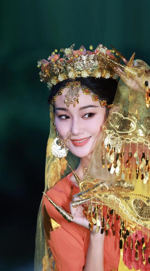 湖南55岁妈妈把女儿拍成“明星”,爸爸反应绝了 湖南55岁妈妈把女儿拍成“明星”,爸爸反应绝了