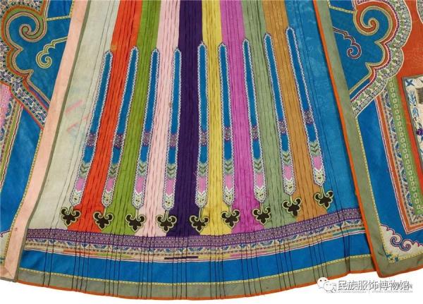 这条明代马面裙可太美了,细节惊艳! 这条明代马面裙可太美了,细节惊艳!