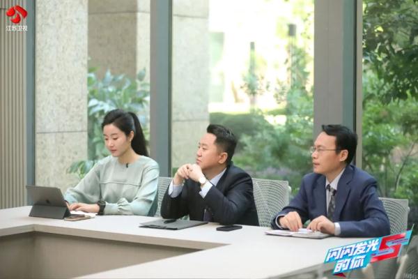 《闪闪发光的你》投行季朱光晔情绪低落 谁将就此终止实习？