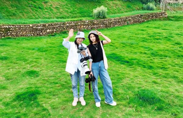 湖南55岁妈妈把女儿拍成“明星”,爸爸反应绝了 湖南55岁妈妈把女儿拍成“明星”,爸爸反应绝了