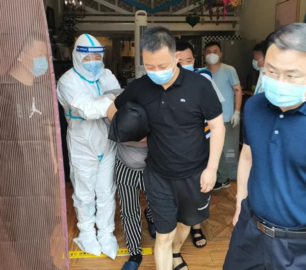 少年尾随女子……连捅数刀!抓捕现场曝光 少年尾随女子……连捅数刀!抓捕现场曝光