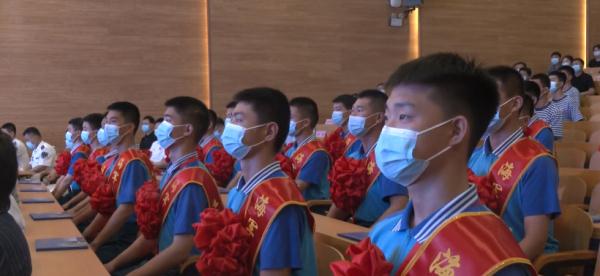 00后已奔赴战斗一线,飞行员好苗子从初中开始培养! 00后已奔赴战斗一线,飞行员好苗子从初中开始培养!