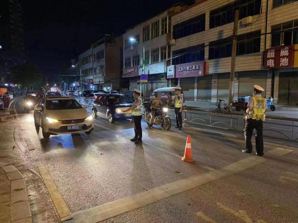 老司机醉驾被查:“我很清醒,我开了45年车,没出过事!” 老司机醉驾被查:“我很清醒,我开了45年车,没出过事!”